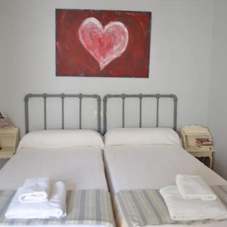 Casas Y Patios De Apartamento
