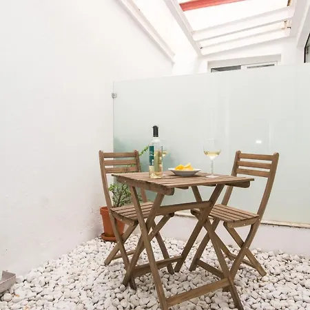 Casas Y Patios De Apartamento